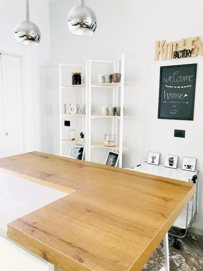 Bed&Coffee Napoli - Scarlatti Apartment Bagian luar foto