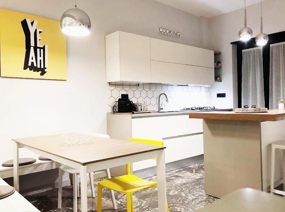 Bed&Coffee Napoli - Scarlatti Apartment Bagian luar foto