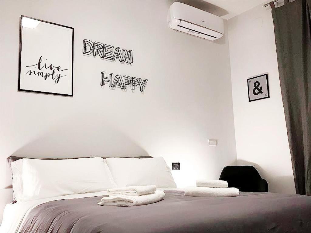 Bed&Coffee Napoli - Scarlatti Apartment Bagian luar foto
