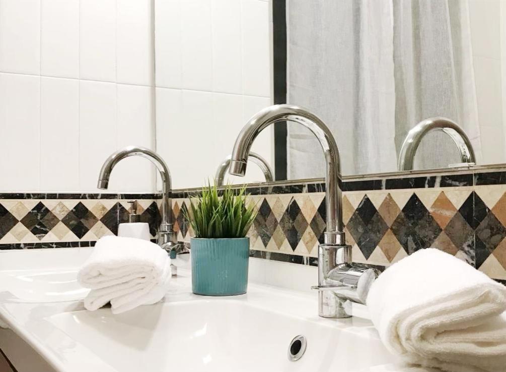Bed&Coffee Napoli - Scarlatti Apartment Bagian luar foto