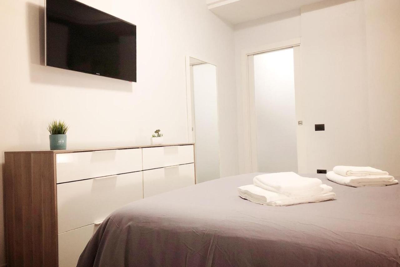 Bed&Coffee Napoli - Scarlatti Apartment Bagian luar foto